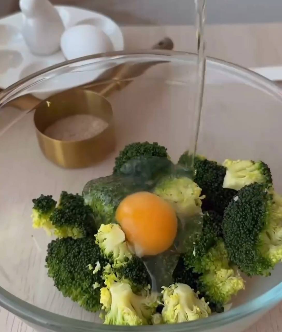 Корисні булочки з броколі всього з 5 інгредієнтів: готуються дуже швидко